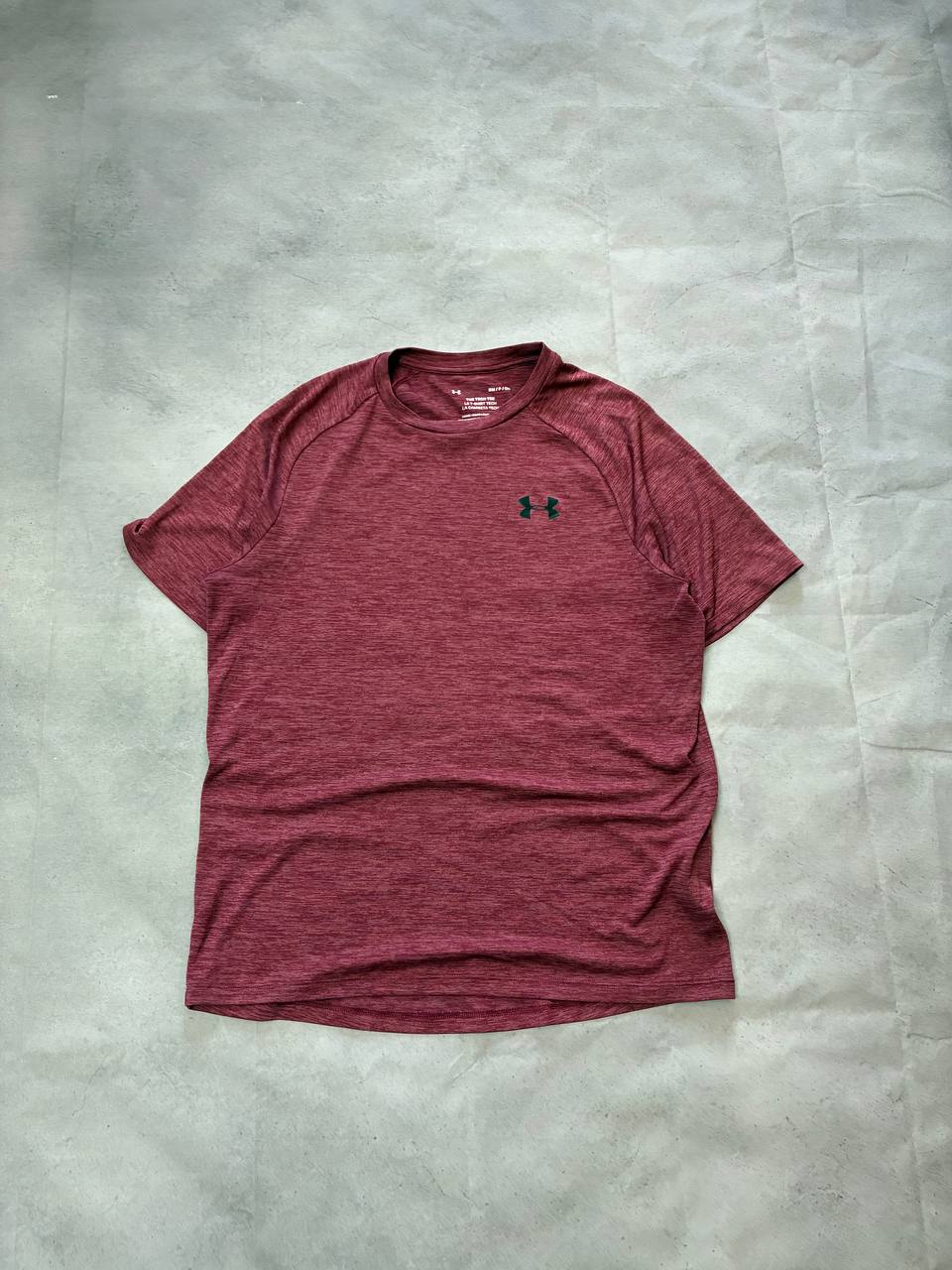 Under Armour T-shirt