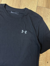 Under Armour T-shirt
